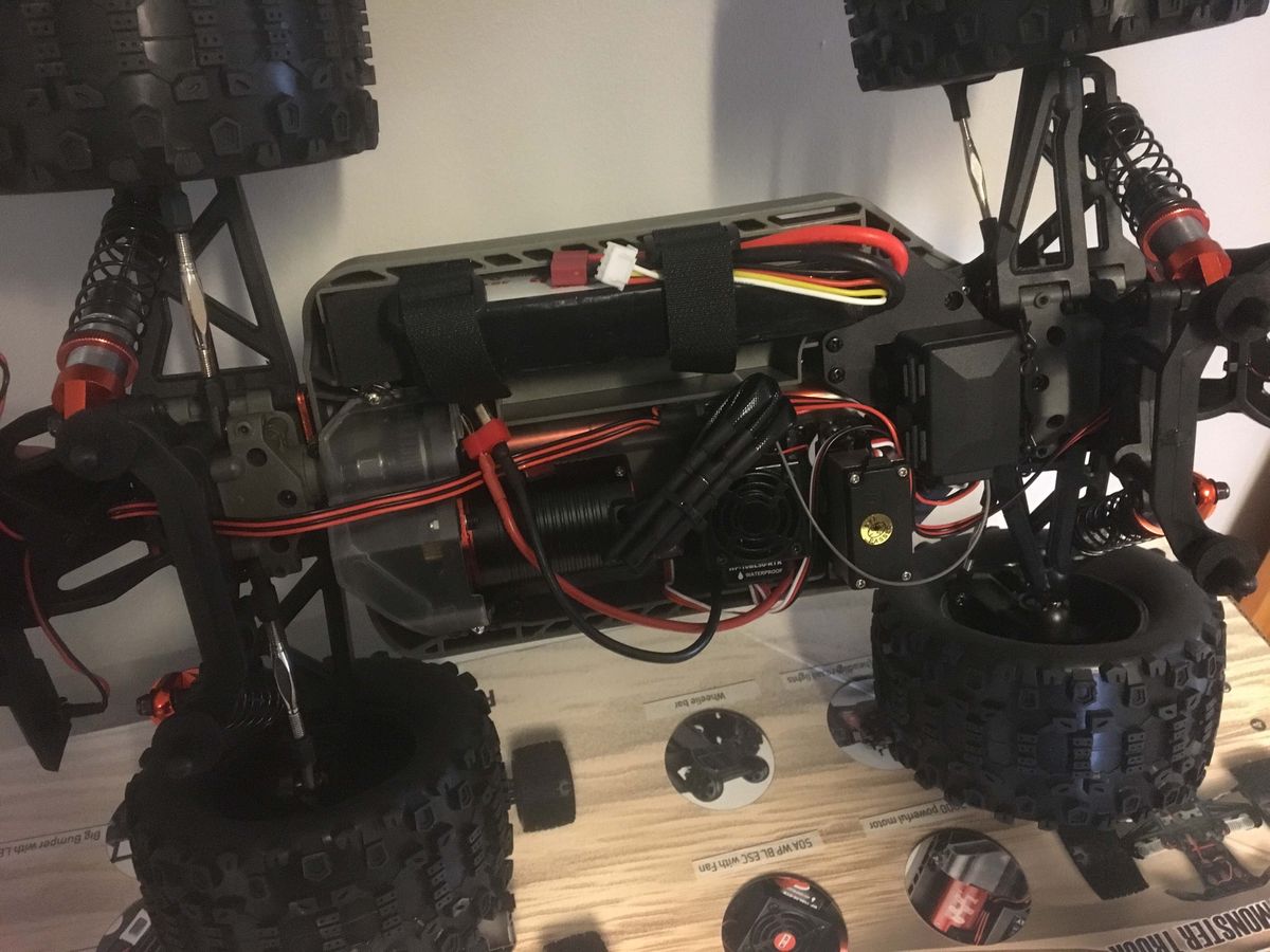 FS Racing Rebel 1/10 Børsteløs Monster Truck RTR
