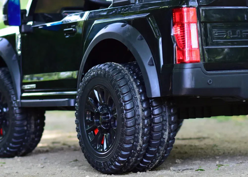 Ford Super Duty F450 elbil 24V med to seter 3-8 år